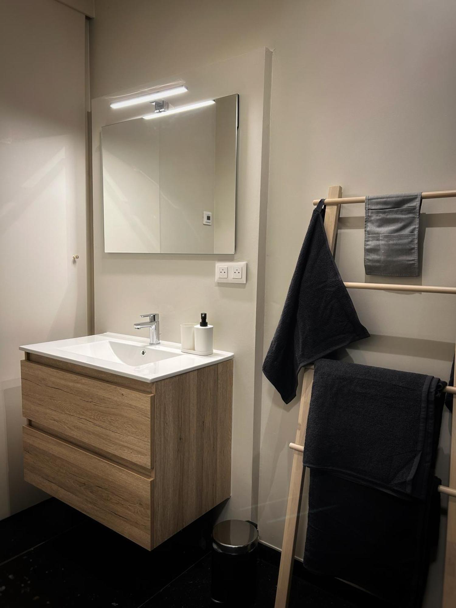 Suite Luxueuse Aux Guillemins เลียจ ภายนอก รูปภาพ